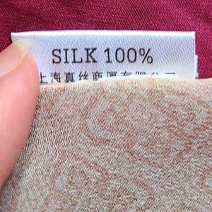 **SOLD** BEAUTIFUL BRAND NEW 100% SILK LONG SCARF